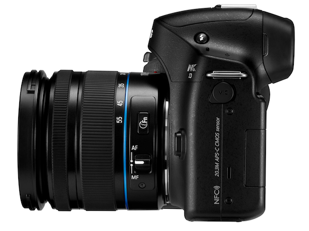 Samsung NX30 Side